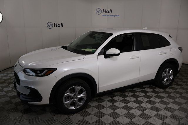 2025 Honda HR-V LX's photo