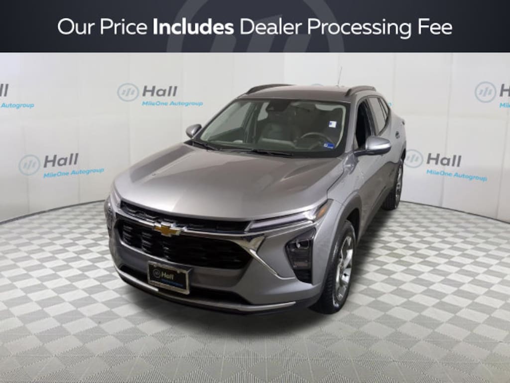 Used 2025 Chevrolet Trax LT SUV