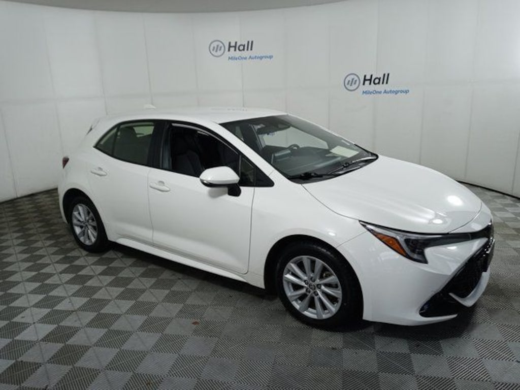 Used 2024 Toyota Corolla Hatchback SE Hatchback