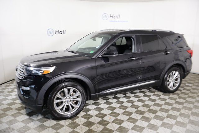 2023 Ford Explorer Limited's photo