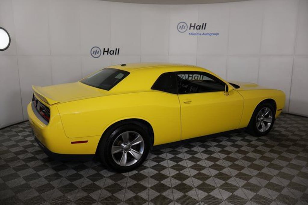 Used 2018 Dodge Challenger SXT Coupe