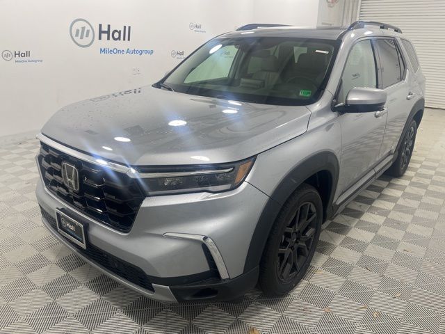 2025 Honda Pilot Touring's photo