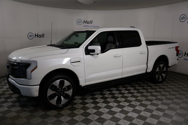 2022 Ford F-150 Lightning Platinum's photo