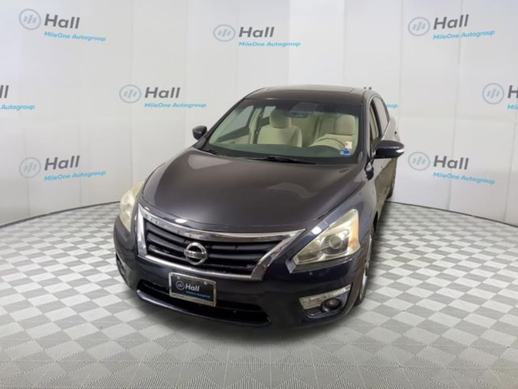 Used 2013 Nissan Altima 2.5 SV Sedan