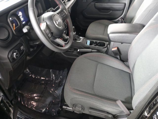 2024 Jeep Wrangler 4-Door Rubicon - Photo 8