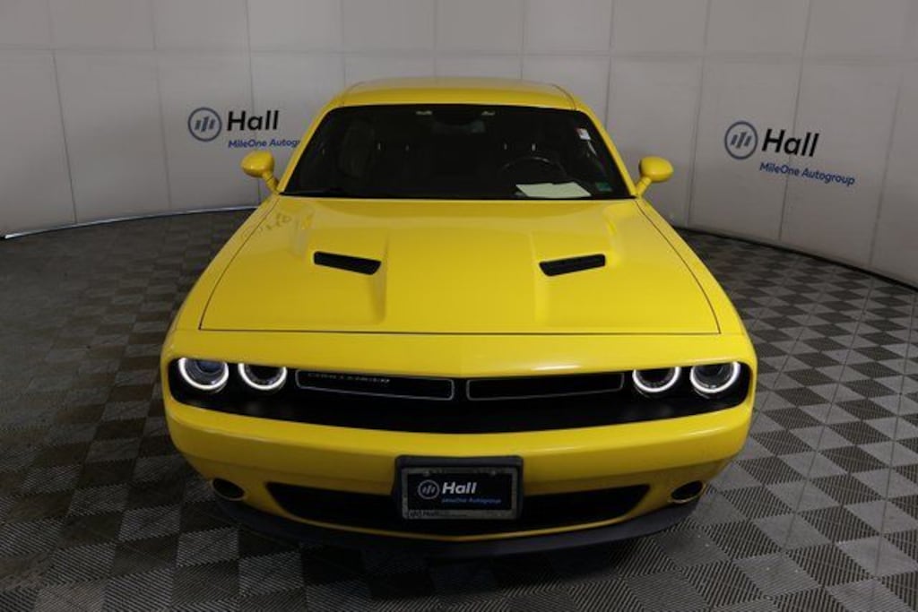Used 2018 Dodge Challenger SXT Coupe