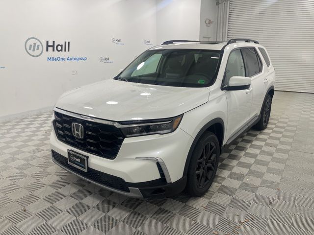 2025 Honda Pilot Touring's photo
