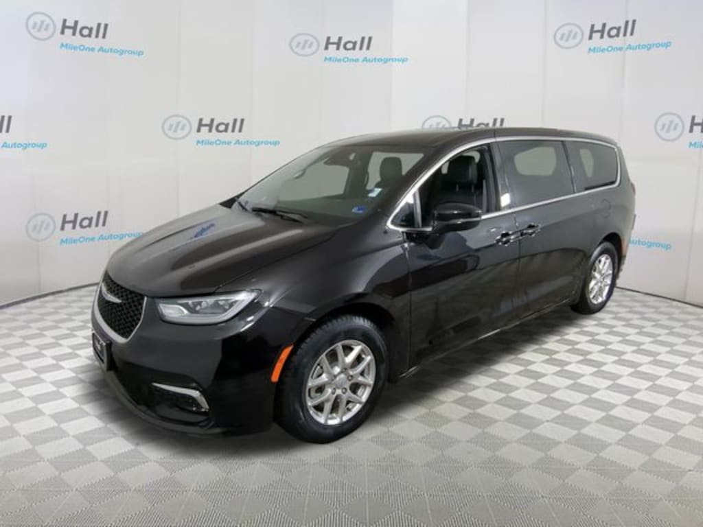 Used 2026 Chrysler Pacifica Select Minivan/Van