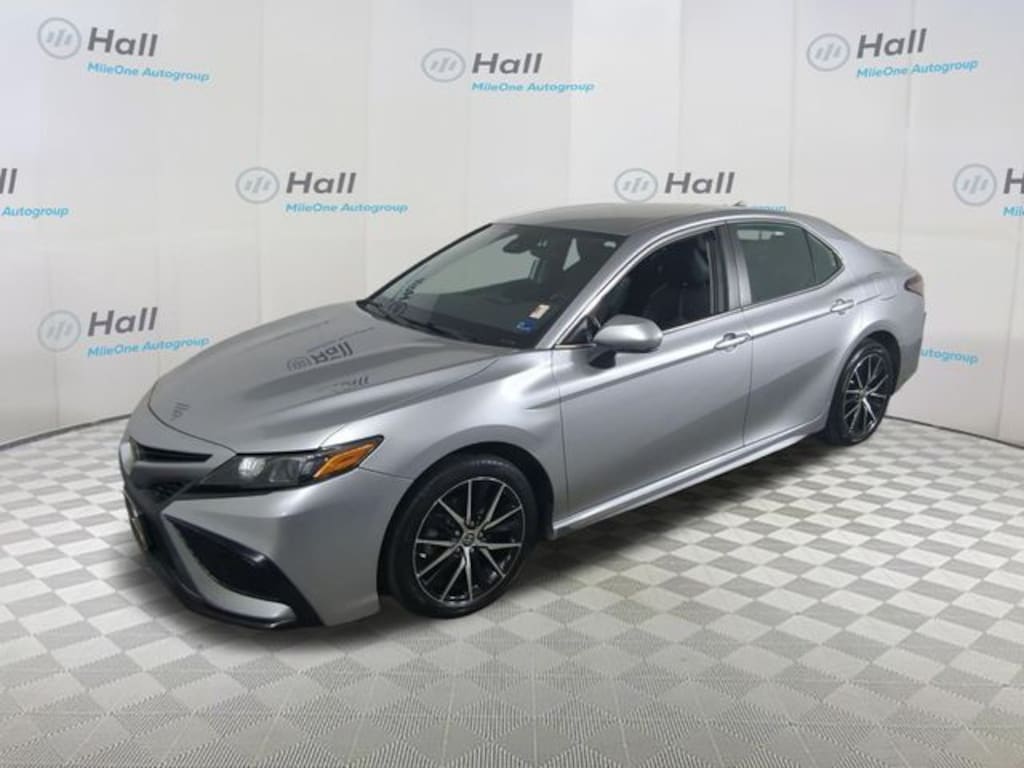 Used 2022 Toyota Camry SE Sedan