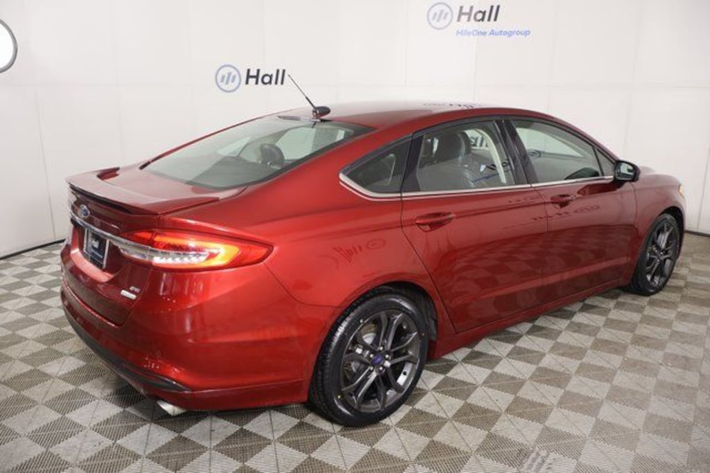 Used 2018 Ford Fusion SE Sedan