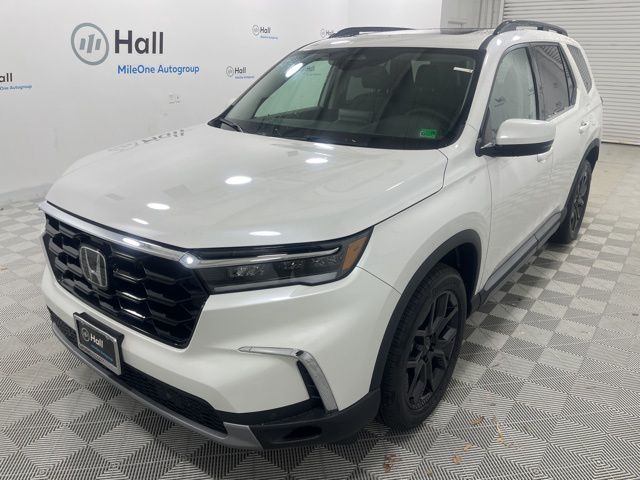 2025 Honda Pilot Touring's photo