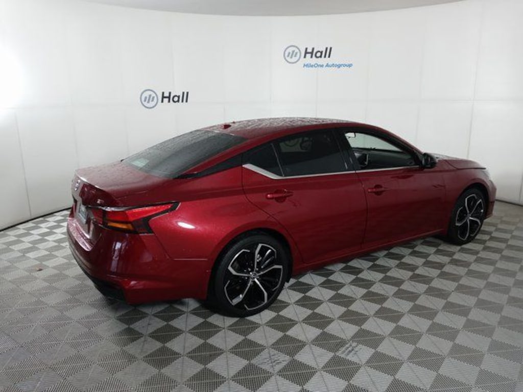 Used 2024 Nissan Altima 2.5 SR Sedan