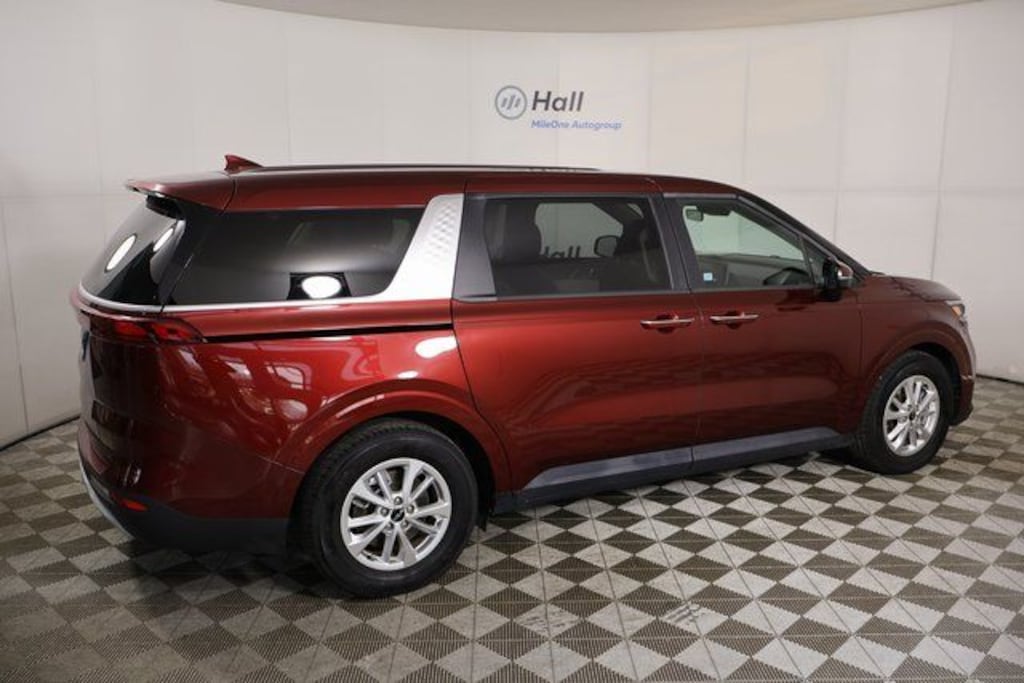 Used 2023 Kia Carnival LX Minivan/Van