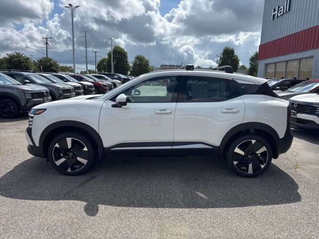 Used 2025 Nissan Kicks SR SUV