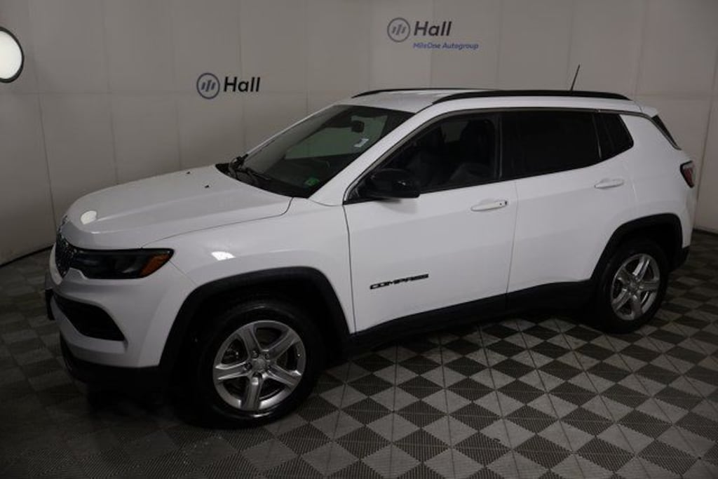 Used 2024 Jeep Compass Latitude SUV