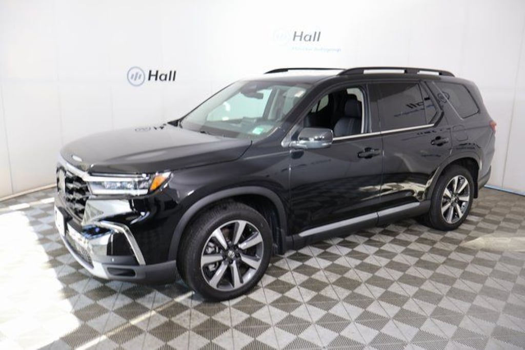 Used 2025 Honda Pilot Touring SUV