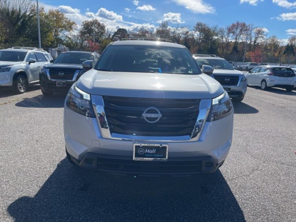 Used 2025 Nissan Pathfinder SV SUV