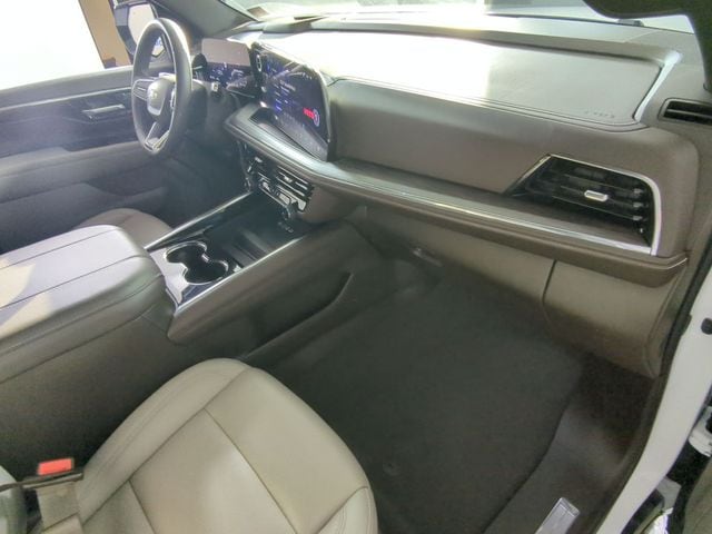 2025 Chevrolet Suburban LT - Photo 25