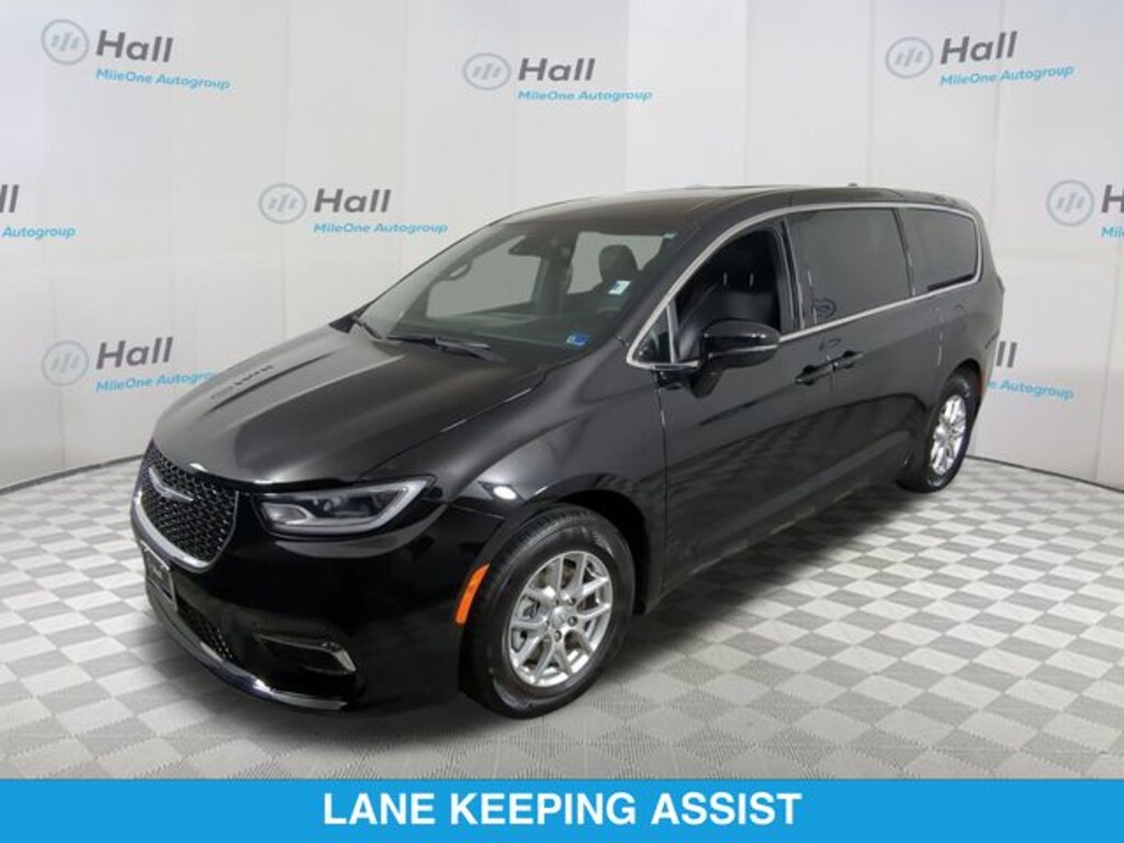 Used 2026 Chrysler Pacifica Select Minivan/Van