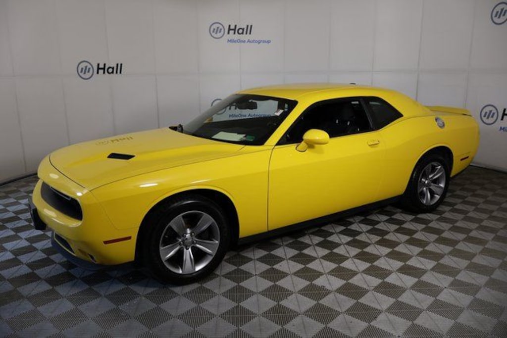 Used 2018 Dodge Challenger SXT Coupe
