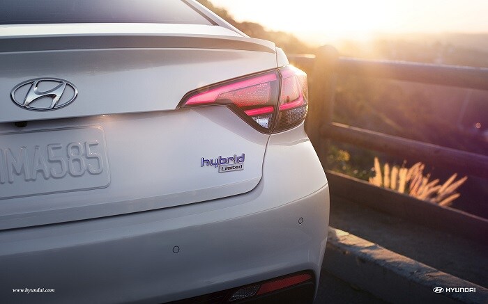 2017-Hyundai-Sonata-Hybrid-Limited.jpg