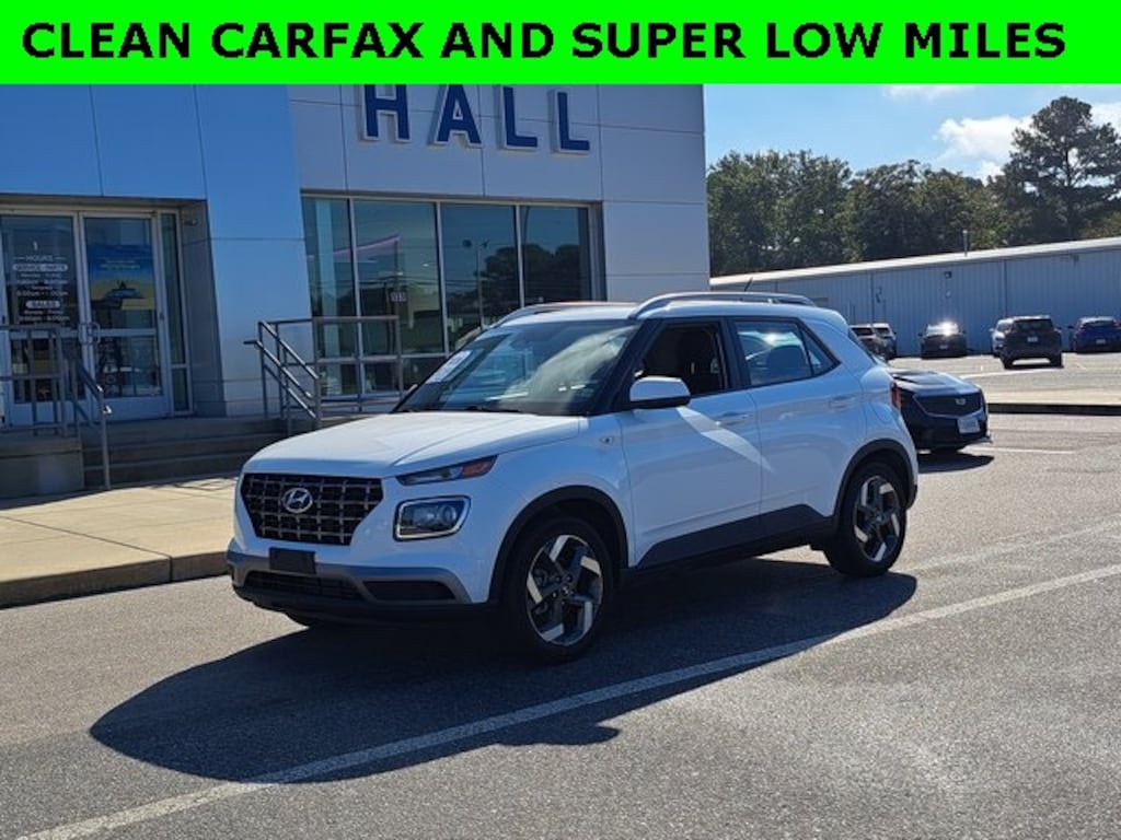Used 2024 Hyundai Venue SEL SUV