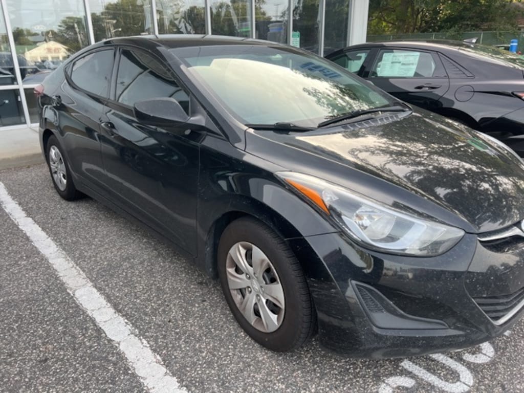 Used 2016 Hyundai Elantra SE Sedan