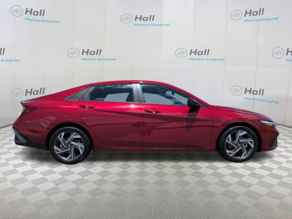 Used 2025 Hyundai Elantra SEL Sport Sedan