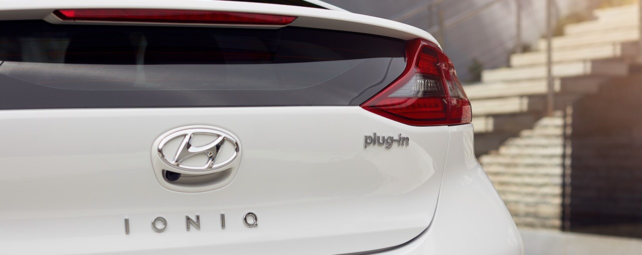 2018 Hyundai Ioniq Plug-In Hybrid 1.jpg