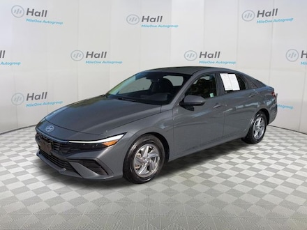 2024 Hyundai Elantra SE Sedan