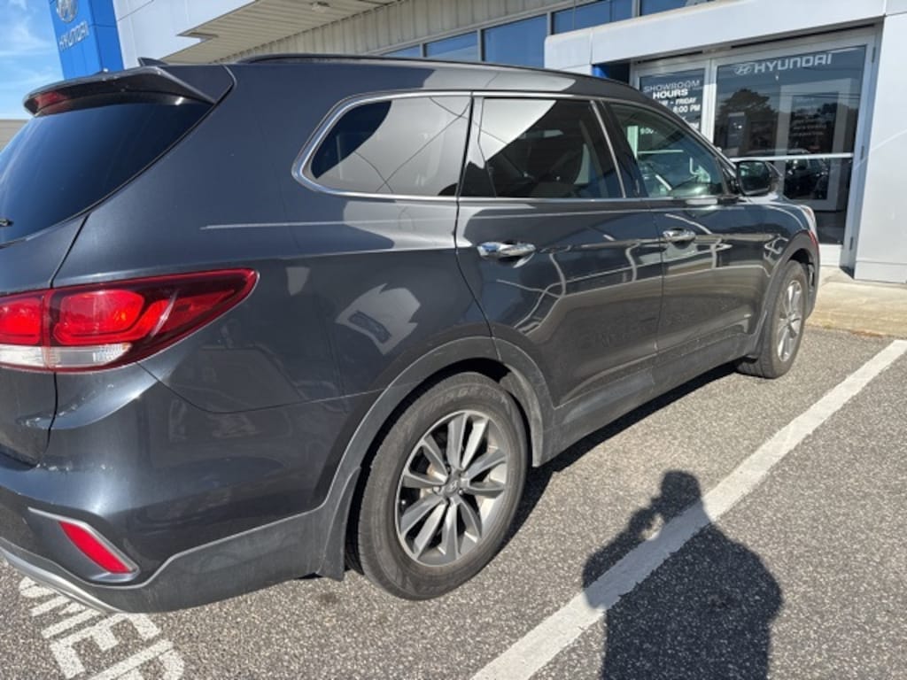 Used 2017 Hyundai Santa Fe SE SUV