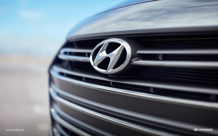 2017-Hyundai-Elantra-Limited-Chrome-Grille.jpg