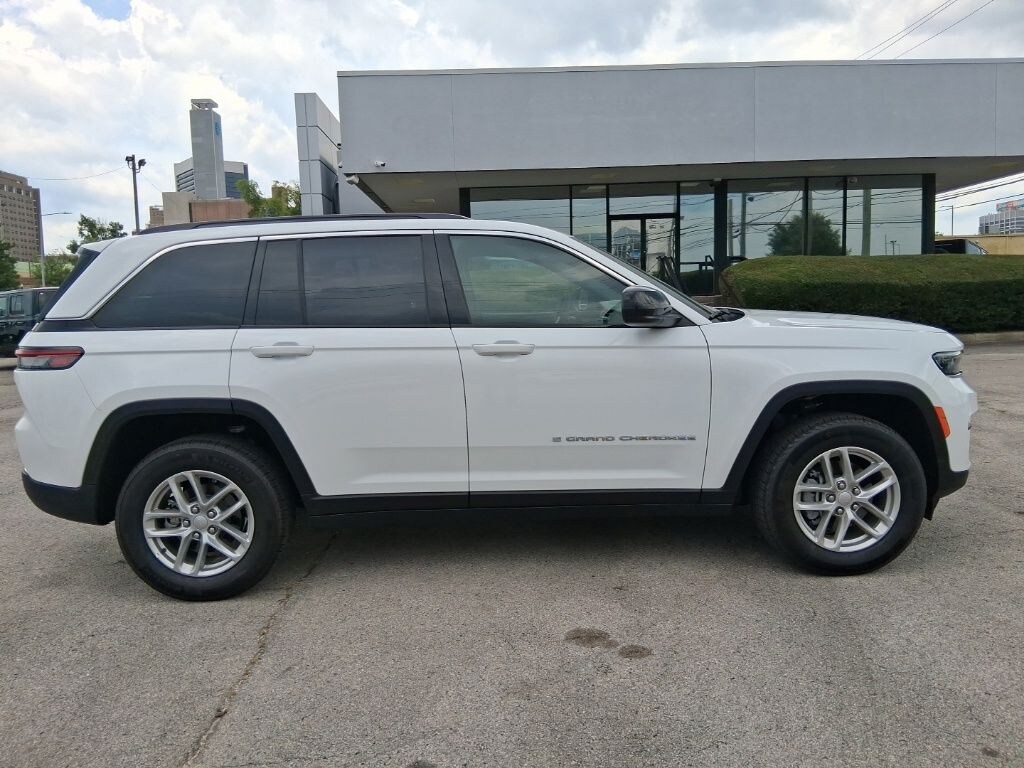 New 2026 Jeep Grand Cherokee LAREDO 4X4 Sport Utility