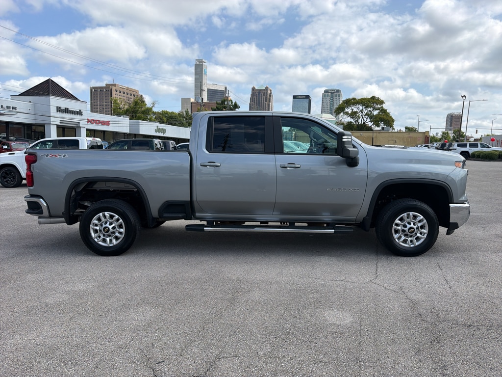 Used 2025 Chevrolet Silverado LT Crew Cab
