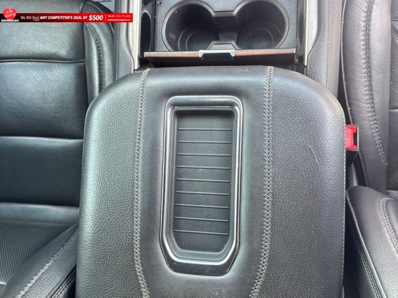 2022 GMC Yukon Denali - Photo 24