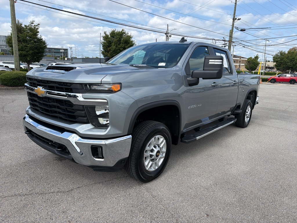Used 2025 Chevrolet Silverado LT Crew Cab