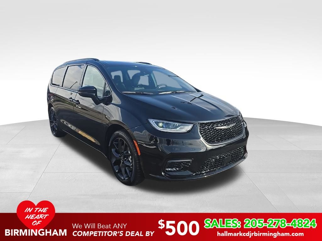2026 Chrysler Pacifica Select's photo