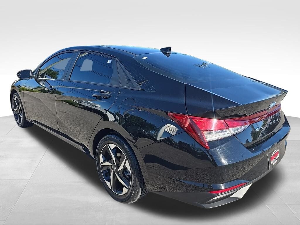 Used 2023 Hyundai Elantra SEL Sedan