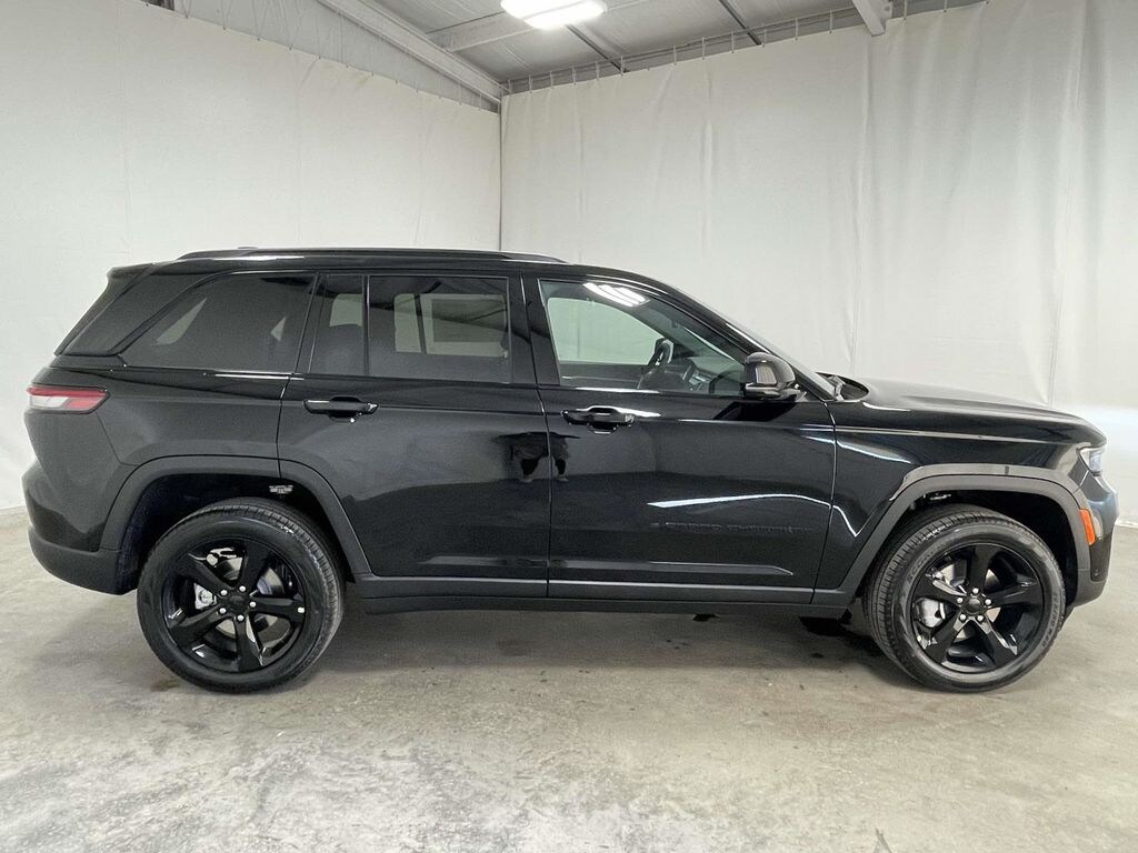 New 2025 Jeep Grand Cherokee LIMITED 4X4 Sport Utility