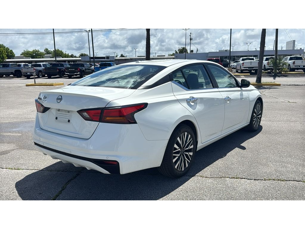 Used 2025 Nissan Altima SV Sedan