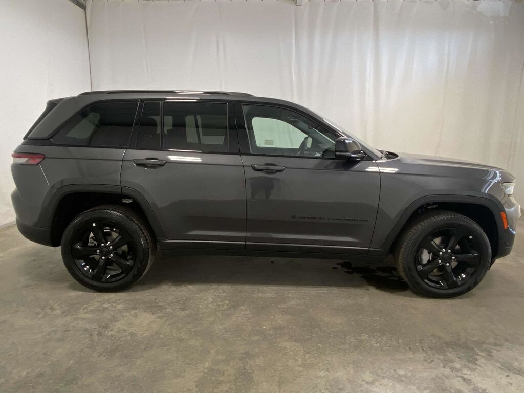 New 2025 Jeep Grand Cherokee LIMITED 4X4 Sport Utility