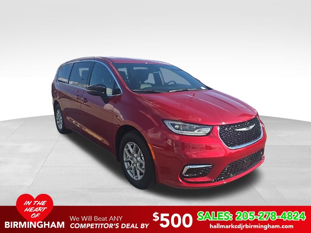 2026 Chrysler Pacifica Select's photo