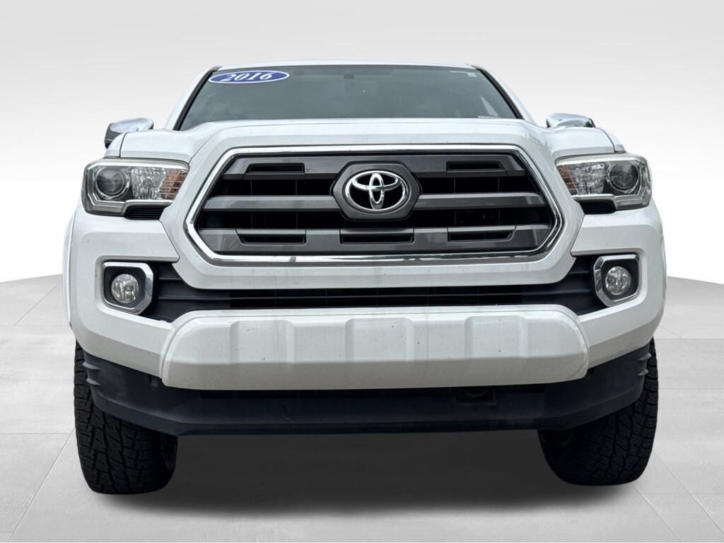 Used 2016 Toyota Tacoma Limited Truck