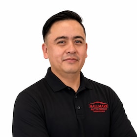 Staff member Angel Vargas from ID_2df797