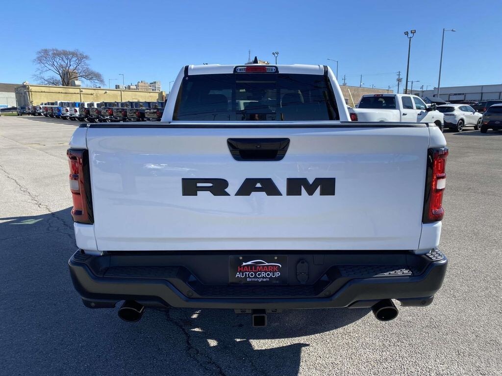 New 2026 Ram 1500 TRADESMAN CREW CAB 4X2 5'7 BOX Pickup