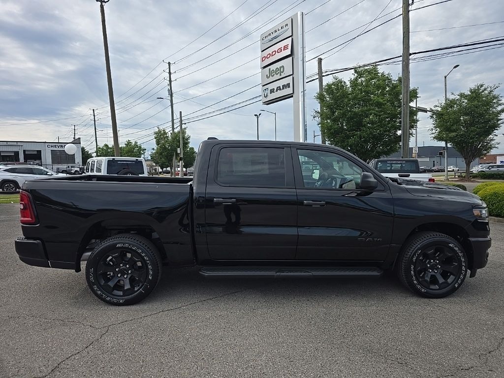 New 2026 Ram 1500 EXPRESS CREW CAB 4X4 5'7 BOX Pickup