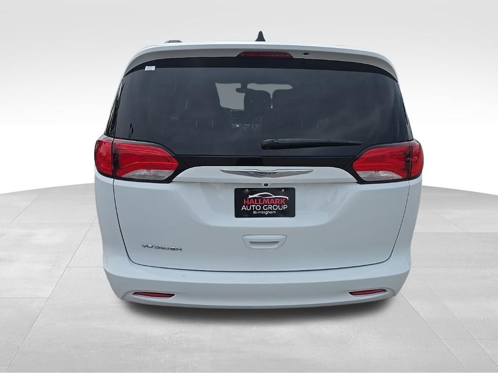 Used 2021 Chrysler Voyager LXI Minivan/Van