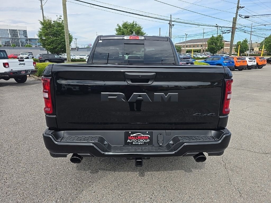 New 2026 Ram 1500 EXPRESS CREW CAB 4X4 5'7 BOX Pickup