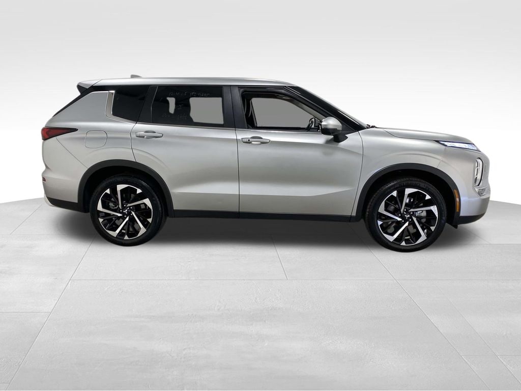 Used 2024 Mitsubishi Outlander SE SUV