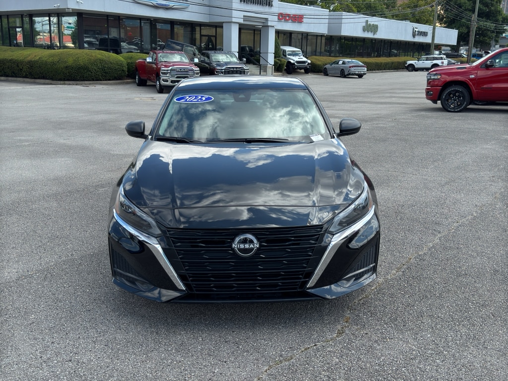 Used 2025 Nissan Altima SV Sedan
